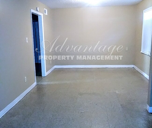 Building Photo - Nice Home in Frayser