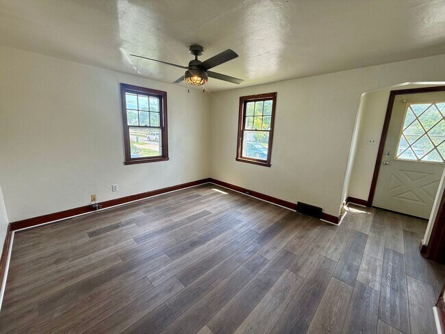 Foto del edificio - 4 Bed 1 Bath Single Family Home in Wausau