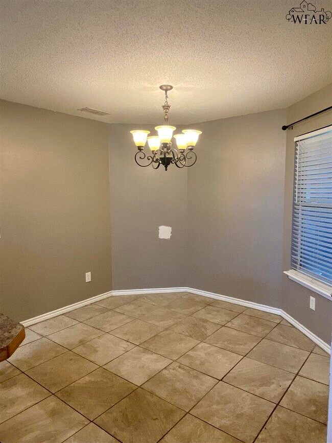 Building Photo - 4809 Olympic Dr