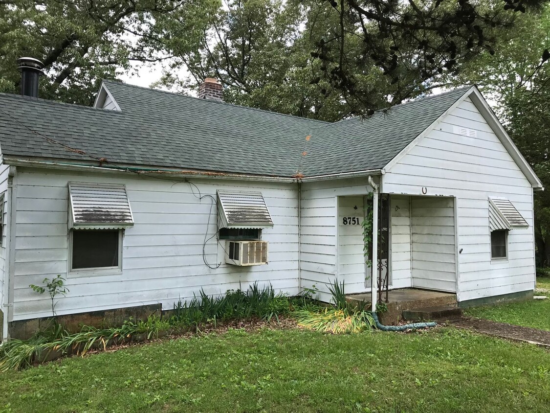 Primary Photo - 2 BR House in Millersville