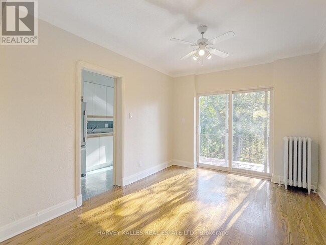 Building Photo - 95 Chatsworth Dr