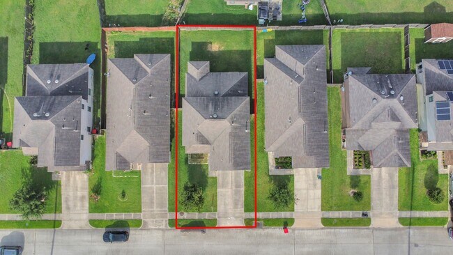 Building Photo - 5635 Round Robin Dr