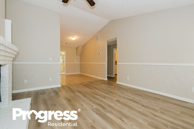 Building Photo - 5293 Brentwood Rd