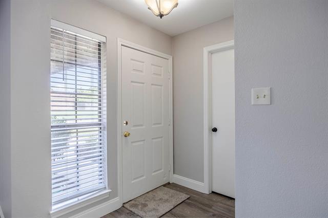 Building Photo - 2402 Cordoba Dr