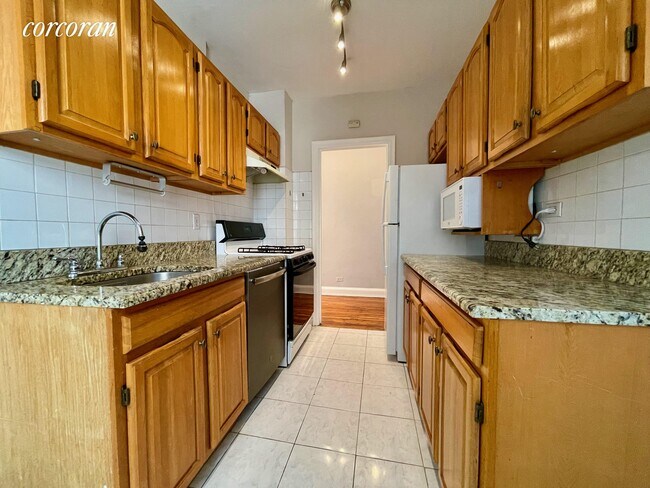 Building Photo - 48-25 43rd St