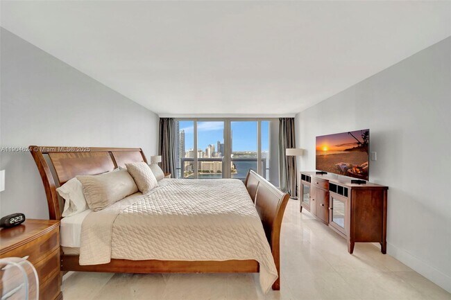 Foto del edificio - 1717 N Bayshore Dr