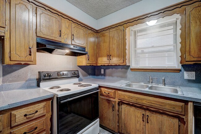 Foto del edificio - 3 bed 1 bath home in Mustang,OK