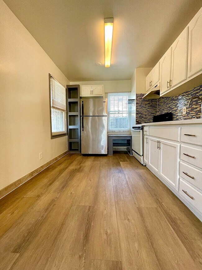 Foto del edificio - 1339-1345 S. Sycamore Avenue