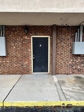 Building Photo - 1810 Bishop Ave