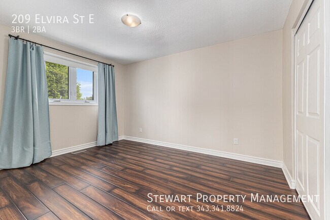 Building Photo - 209 Elvira St E