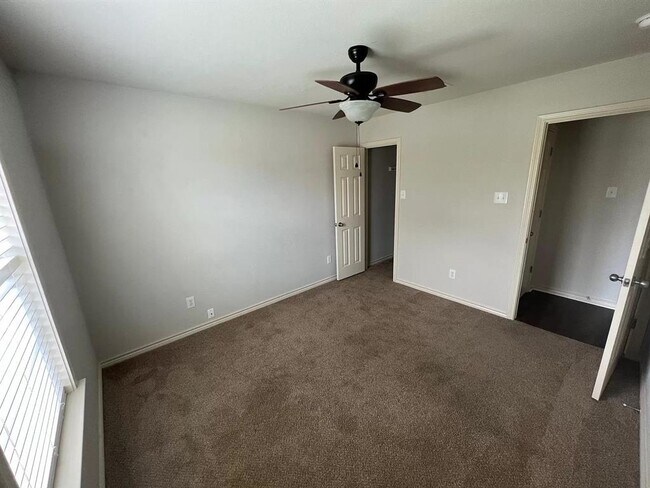 Building Photo - 2602 White Stallion Way