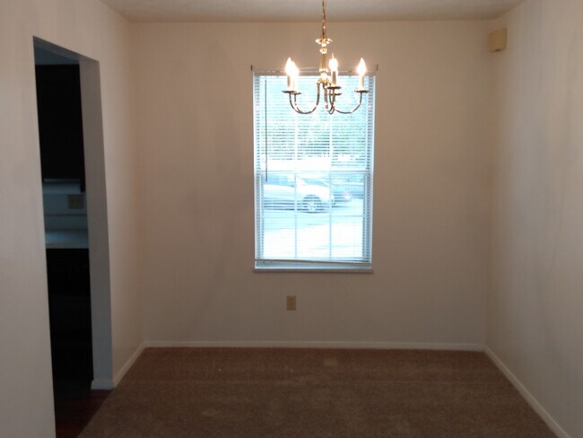 Foto del edificio - 8047 Pippin Rd