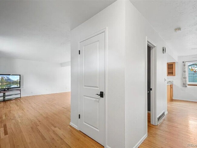 Foto del edificio - 7391 Coors Dr