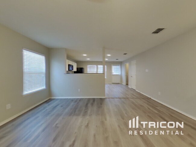 Building Photo - 706 White Fields Way