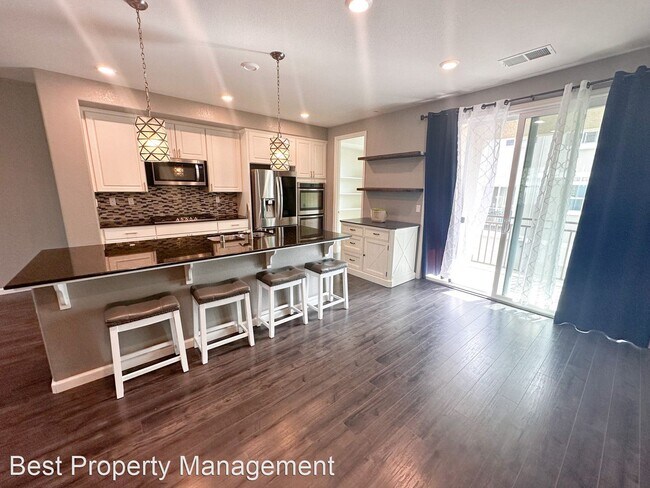 Foto del edificio - 4 br, 3.5 bath House - 7053 Calistoga Ln