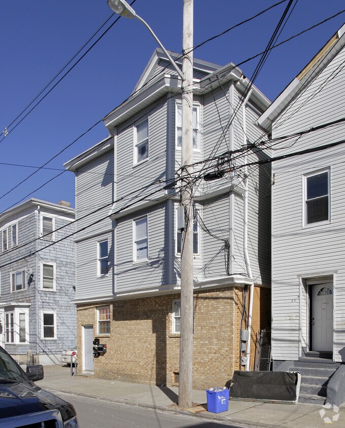 Building Photo - 86 Sutton St