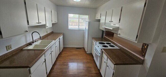 Foto del edificio - North West Reno 3 bed Room 2 bath 2 car garage Home For Rent,