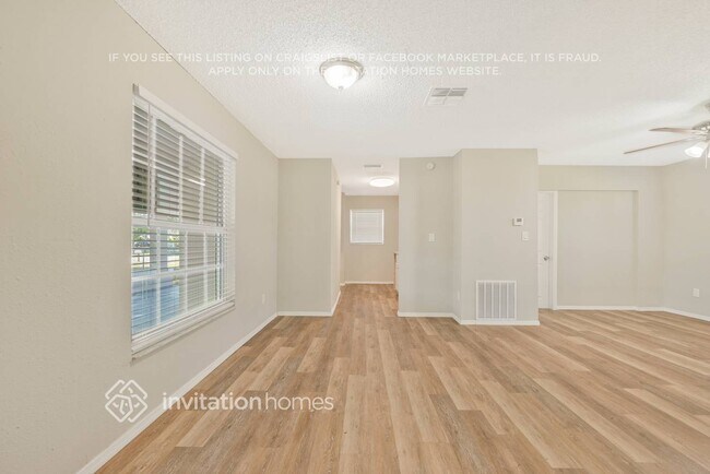 Foto del edificio - 4541 Weldon Pl