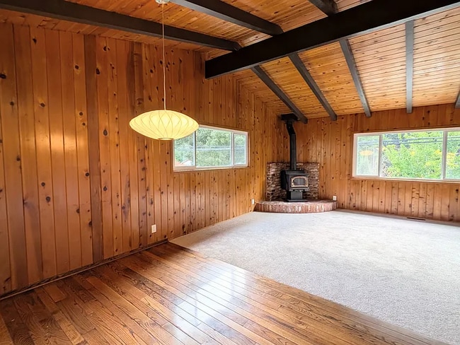 Foto del edificio - 128 Bothin Rd