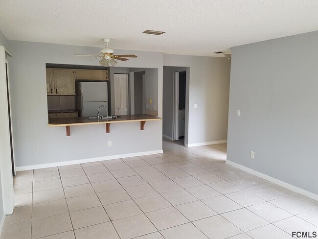 Building Photo - 76 Plainview Dr