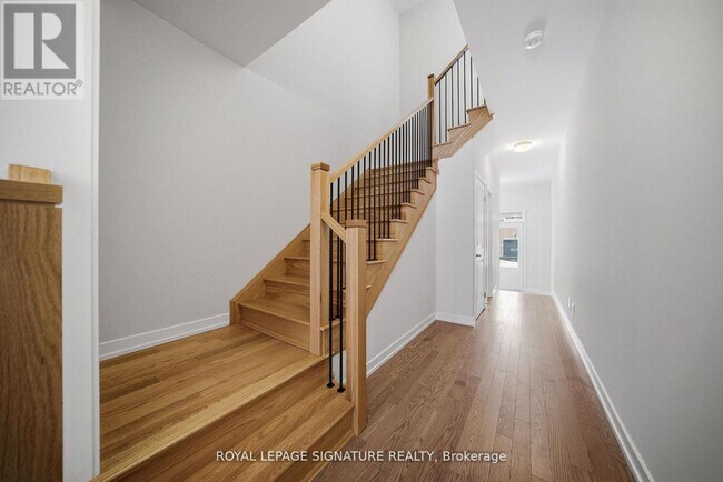 Building Photo - 1201 Dartmouth Cres