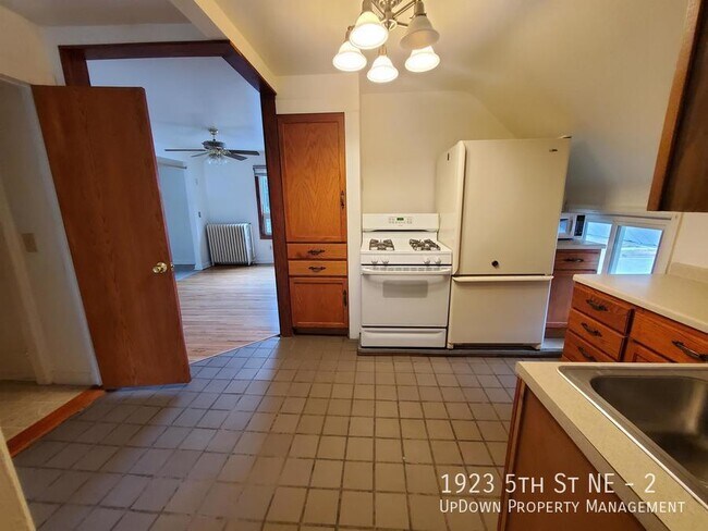Foto del edificio - 1923 5th St NE