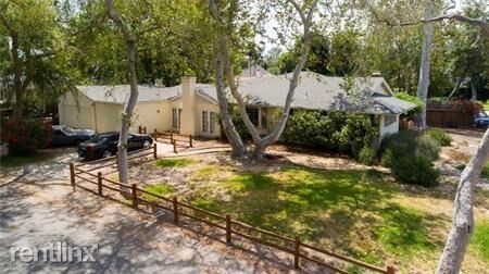 Foto del edificio - 3 br, 3 bath House - 4718 Saint Clair Ave