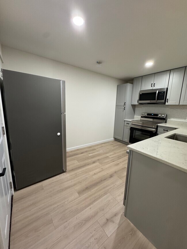 Foto del edificio - 5101 Ampthill Dr
