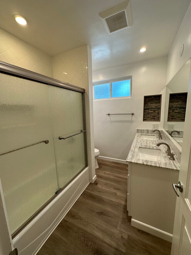 Master Bathroom - 1424 Monterey Rd