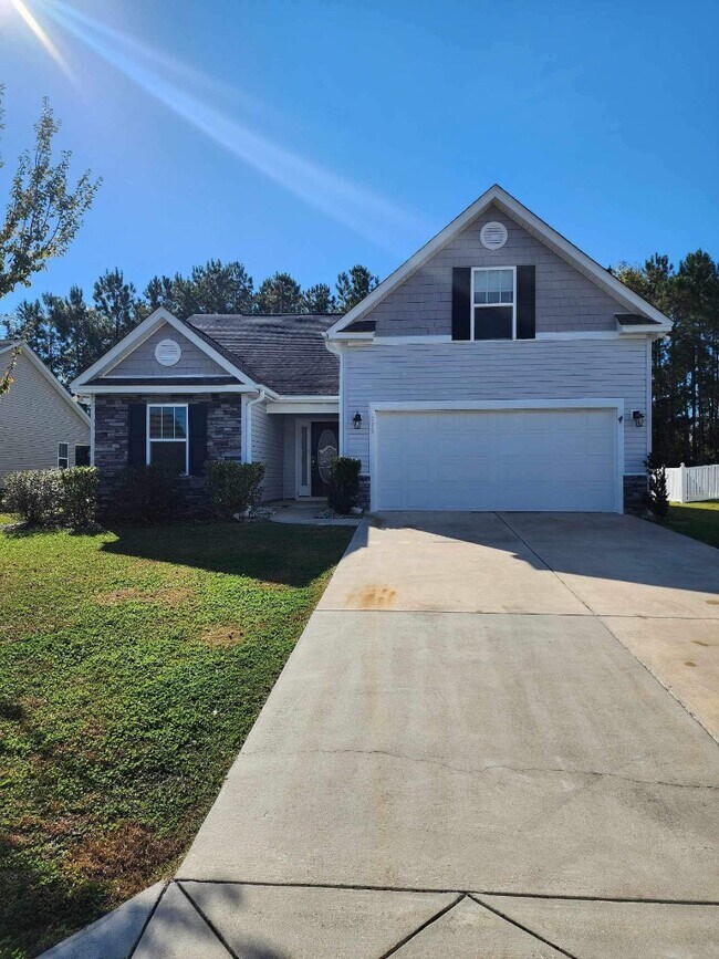 Building Photo - 215 Leadoff Dr