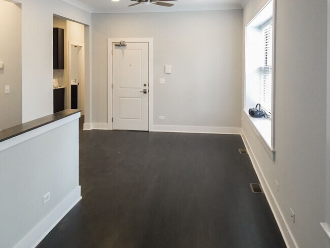 Foto del edificio - 1952 W Nelson St