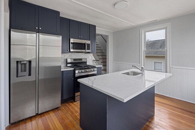 Building Photo - 544 Whitney Ave