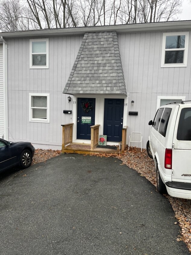 17 Bleach Ave, West Warwick, RI 02893 Townhome Rentals in West