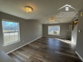 Building Photo - 1901 Springdale Ct