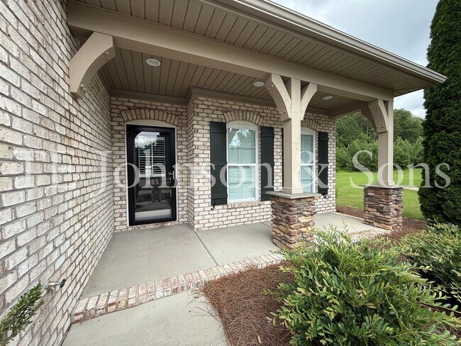 Building Photo - Beautifully Appointed Home in Clemmons