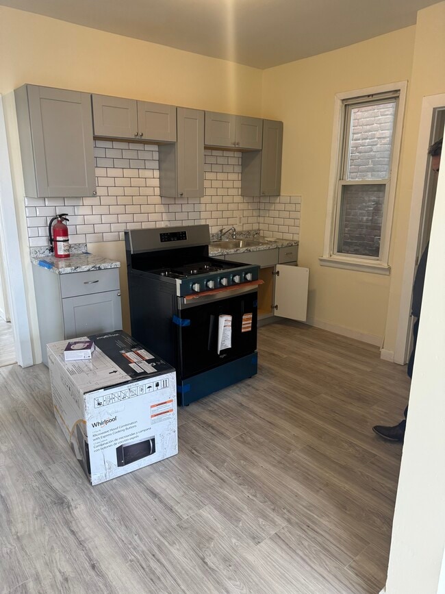 Building Photo - 216 Harrison Ave