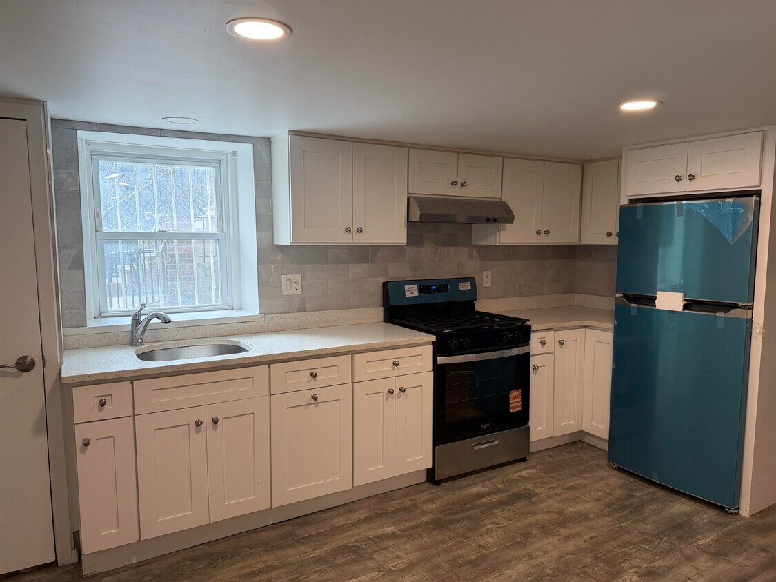 Foto principal - 290 Paterson Plank Rd