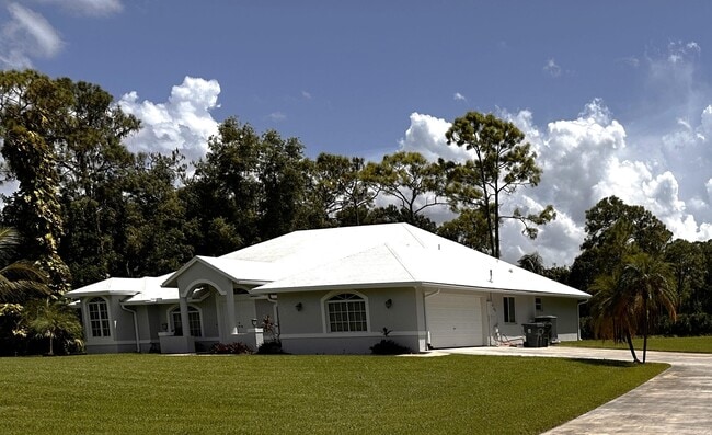 Building Photo - 13576 48th Ct N