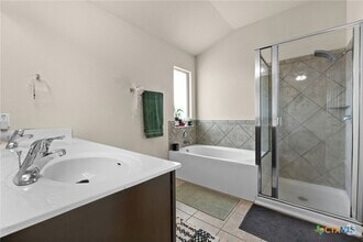 Building Photo - 606 Cody James Dr