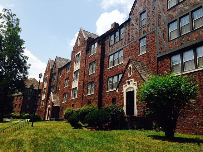 3226 Country Club Rd, Mountain Brook, AL 35213 Apartment