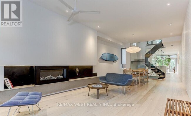 Photo du bâtiment - 185 Logan Ave