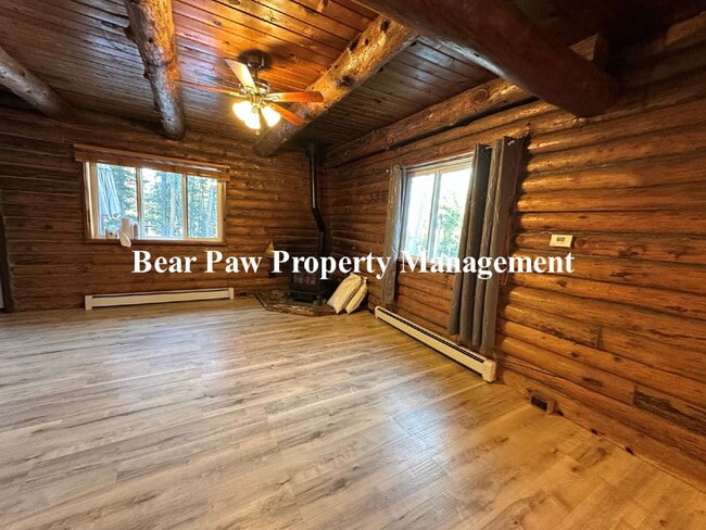 Building Photo - Perfect Mountain Log Home!