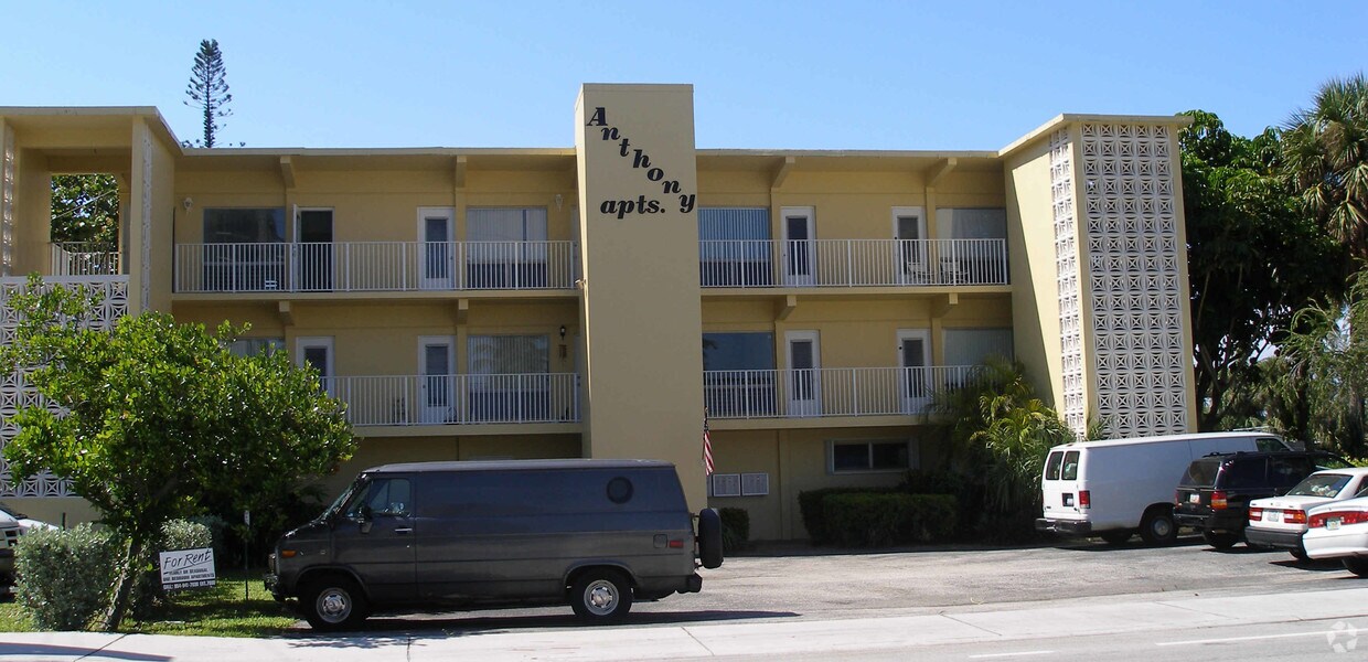 Foto del edificio - 1229 S Ocean Blvd