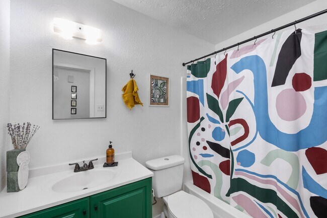 Foto del edificio - 9306 Crescent Moon Dr