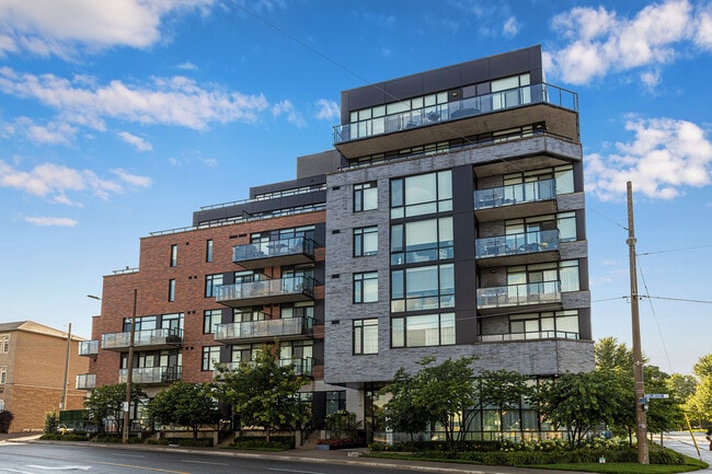 Building Photo - 25 Malcolm Rd