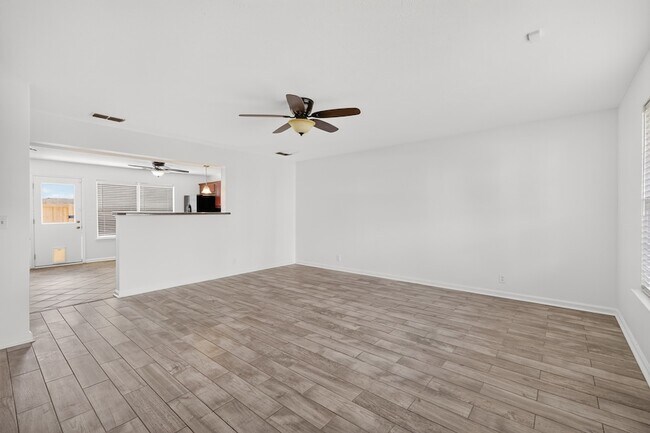 Building Photo - 407 Arapaho Dr