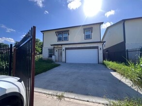 Building Photo - 9210 Martell St