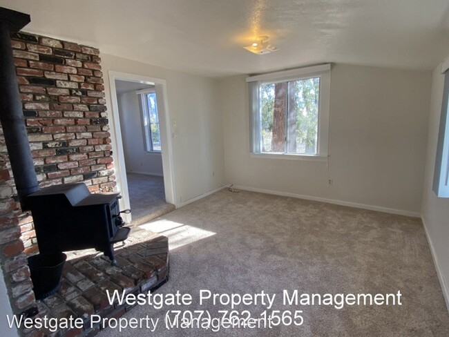 Foto del edificio - 1 br, 1 bath House - 860 W. Sierra Avenue