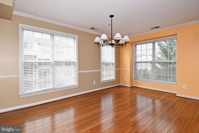 Building Photo - 2484 Angeline Dr