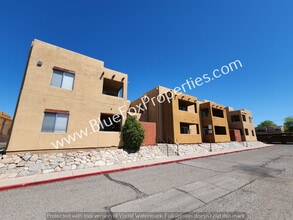 Building Photo - 1810 E Blacklidge Dr
